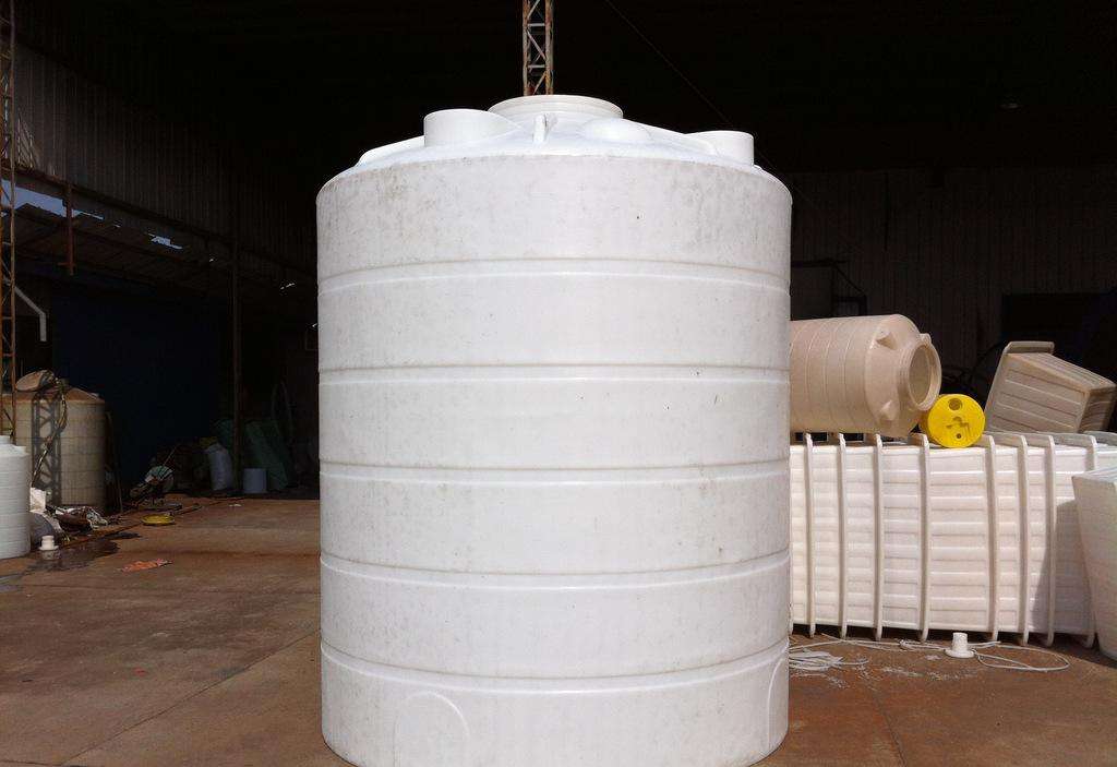 PE儲(chǔ)罐卸料前的注意事項(xiàng) PE儲(chǔ)罐卸料前的注意事項(xiàng)