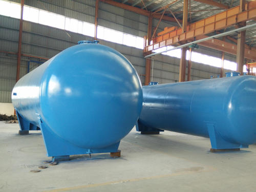 化工儲(chǔ)罐有三大分類: 化工儲(chǔ)罐有三大分類: