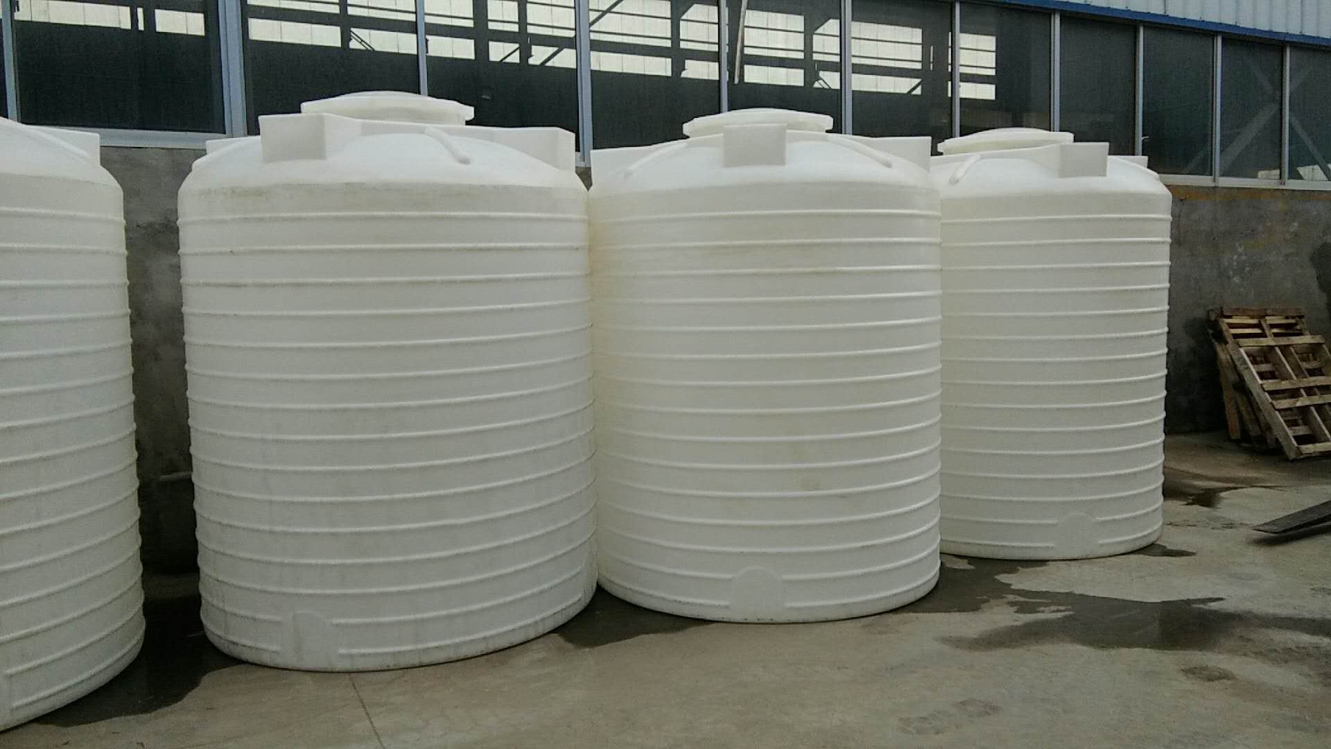 塑料水塔儲(chǔ)水罐基本介紹 塑料水塔儲(chǔ)水罐基本介紹