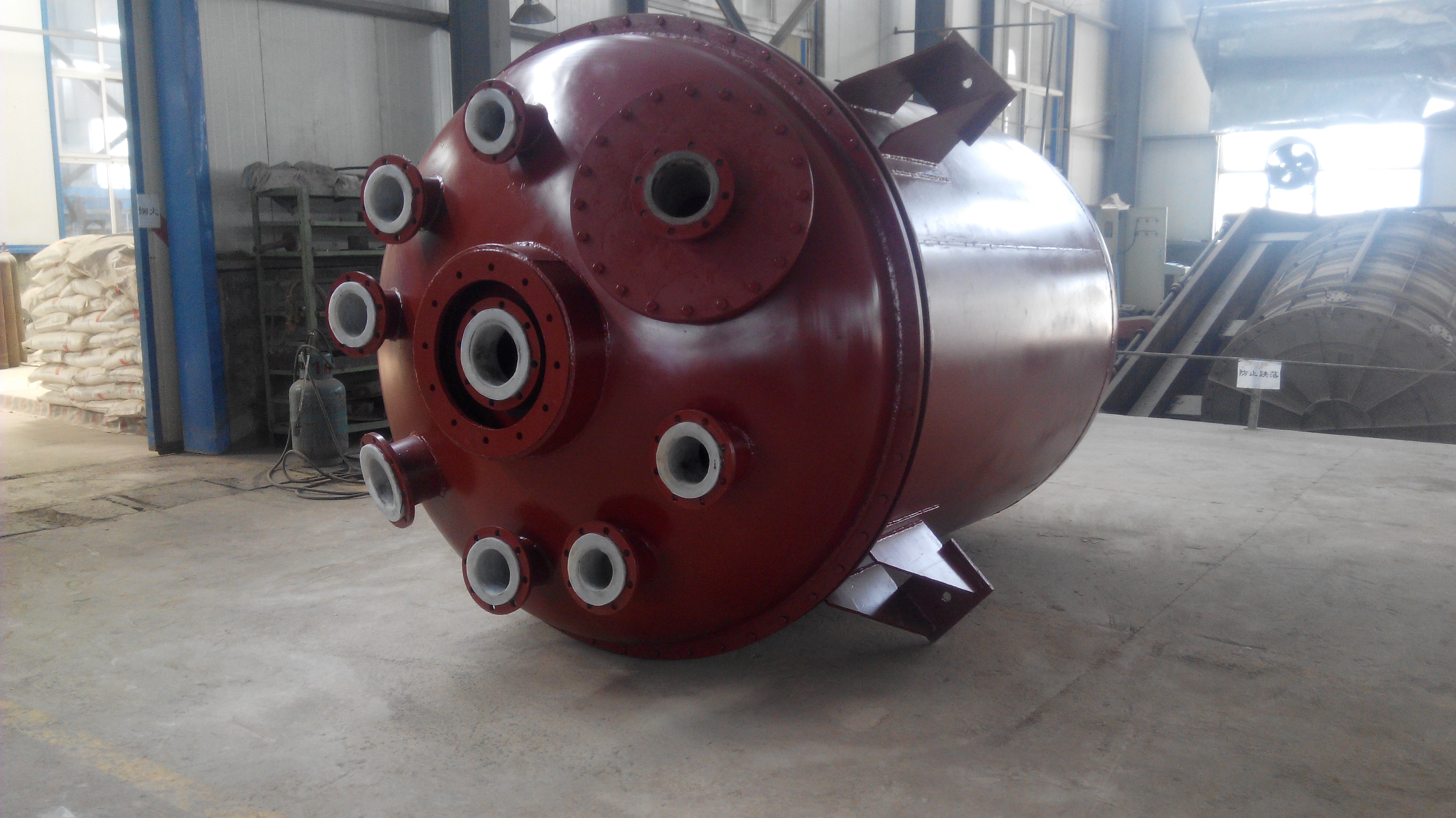 鋼襯塑儲(chǔ)罐1.jpg 鋼襯塑儲(chǔ)罐1.jpg